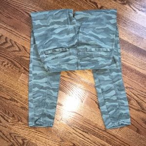 American Eagle Outfitters Pants - Skinny Camo Pants American Eagle Outfitters Pants - Skinny Camo Pants